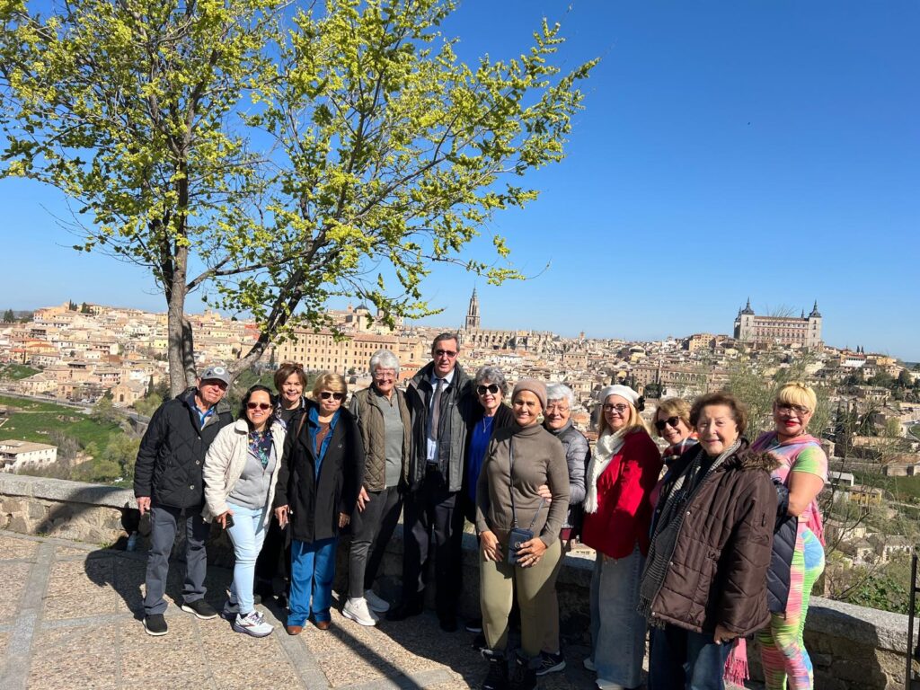 PHOTO 2025 10 25 10 37 00 3 El grupo en Toledo